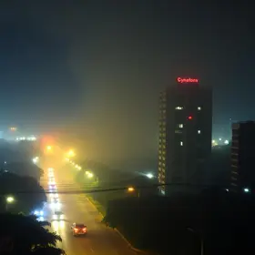 Fumaça volta a encobrir Manaus durante a madrugada; qualidade do ar chegou a nível 'péssimo'